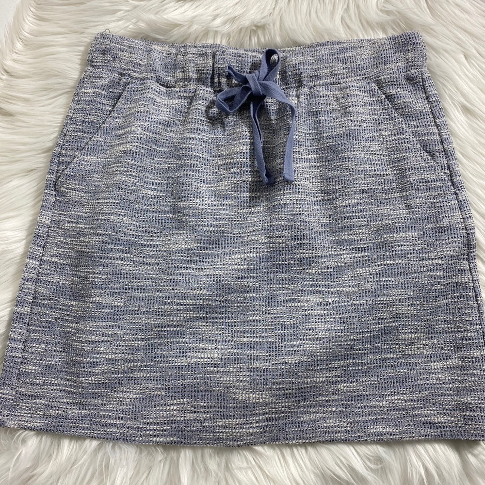 Loft Skirt Multicolor. size M with pockets